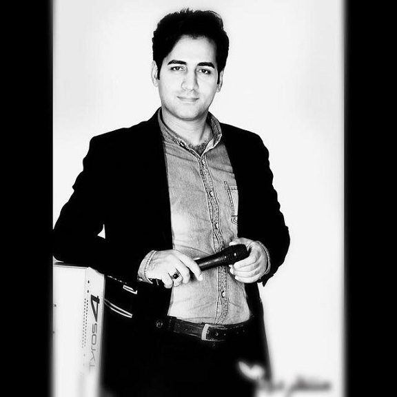 مصطفی آدینه 30 سالمه