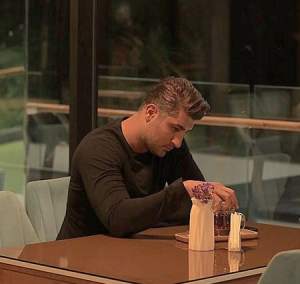 دانلود ریمیکس دلبریتو کمترش کن از شهاب مظفری 