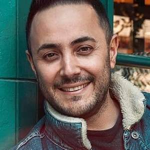 دانلود ریمیکس زل بزن از ناصر زینعلی 