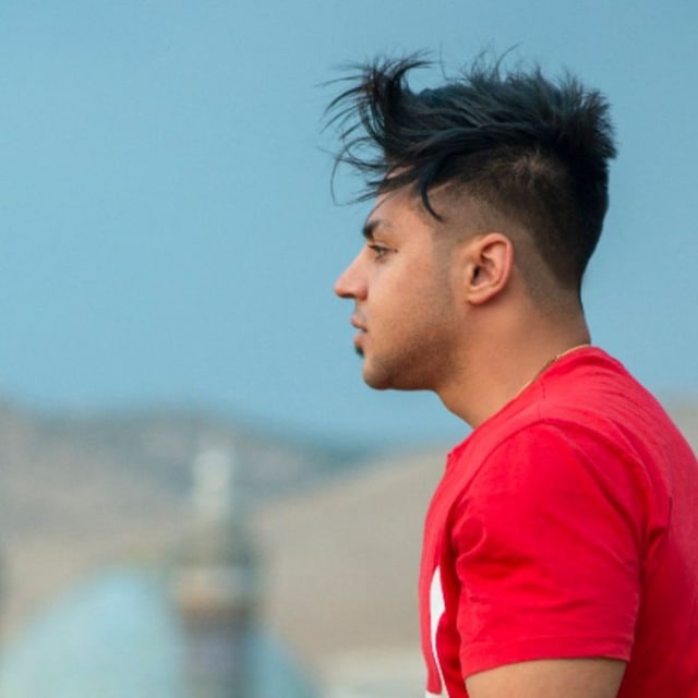 آرنوش بی قرار