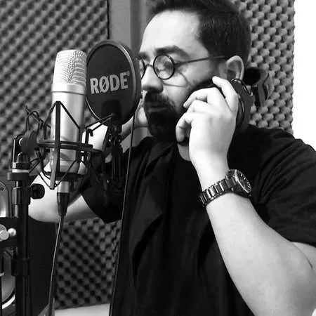 هویار یه خواهری دارم که هیچکی نداره از تو چشاش هرشب میباره ستاره