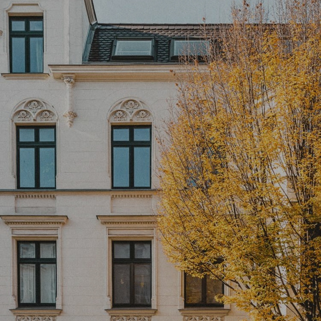  می پرستم تو را می پرستم من هنوز از هوای تو مستم ای پری زاده ای مو پریشان