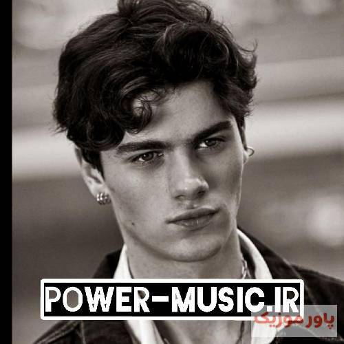  بعد یه ماه روی بالشت اشک بود سریع سیک رو میزد میکندش