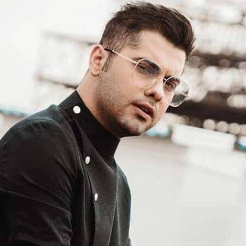 یوسف زمانی کجایی میخوام بیام دنبالت بده