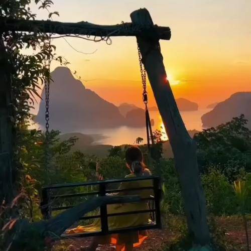  هی لیریکاتو بالا پایین میکنی رو رِیل میری بام