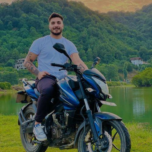 آرمین برمایه اتاقم تاریکه غمیلم فراوان