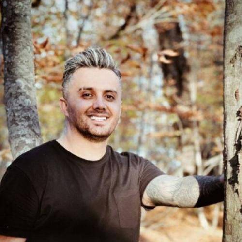 ابی عالی یار عشقیه من چش ابرو مشکیه من