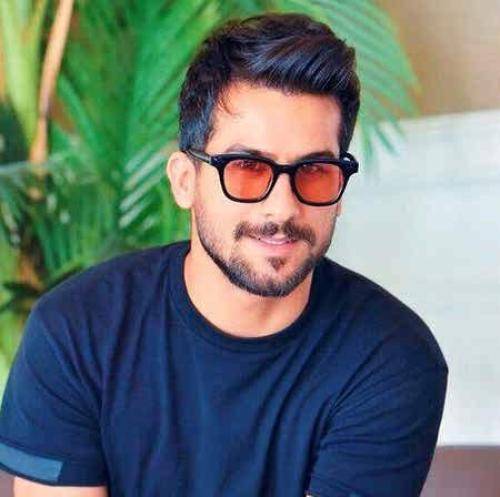 حسین منتظری دیوار