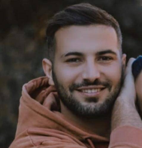 کیوان یاد داری گفتی می ننوشم جز لبت بعد لبت همه‌ی