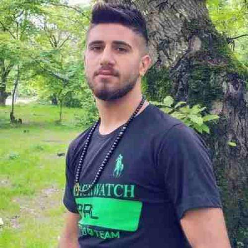 علی حمیدی آسمون نم نم‌ بزن منی حال خرابه