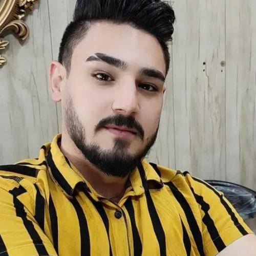 امیر اصلانی الان اون که پیشته ماشینش از این جدیداس