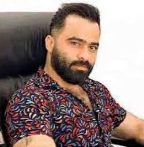 ولی قاسمی پشت دست خال دَره خالای ریزریز