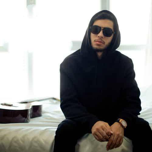 کیارش منو تو عین همیم ولی تو جر میزنی