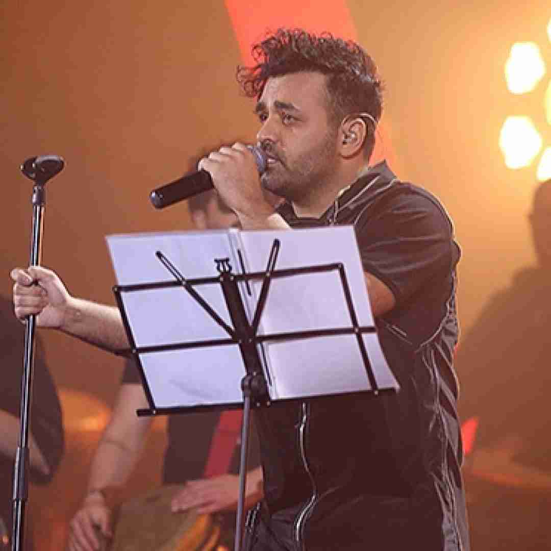 میثم ابراهیمی چشام رو شال سیاهته منو تو پای پیاده