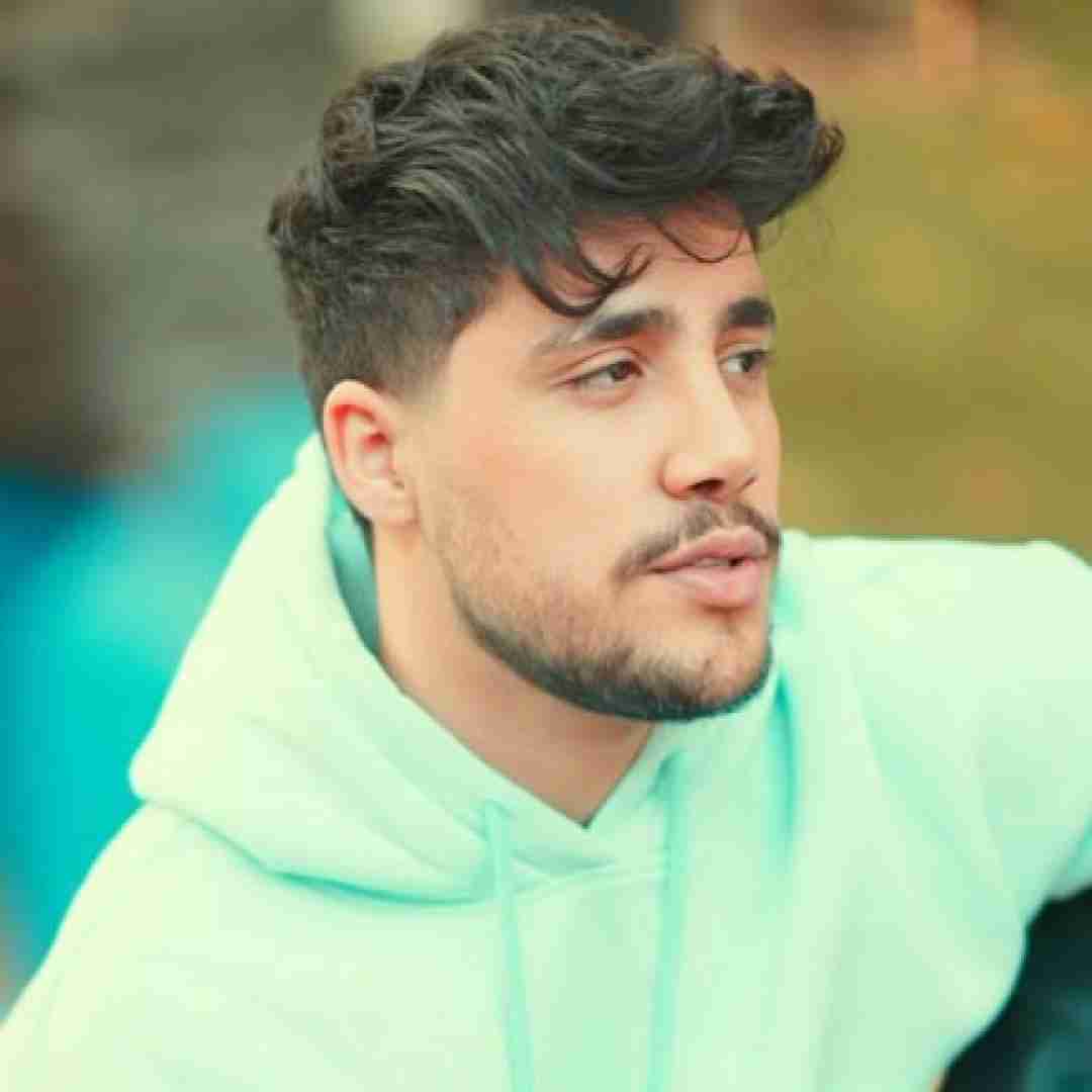 آروین صمیمی اصلا نذار پیش من دورت کنن نمی تونم بمونم بدون تو من