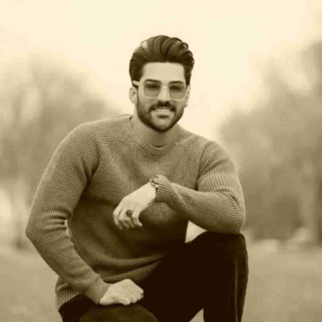 حمیدرضا بابایی عاشقی مفت گرانه تنهایی کار عاقلانه