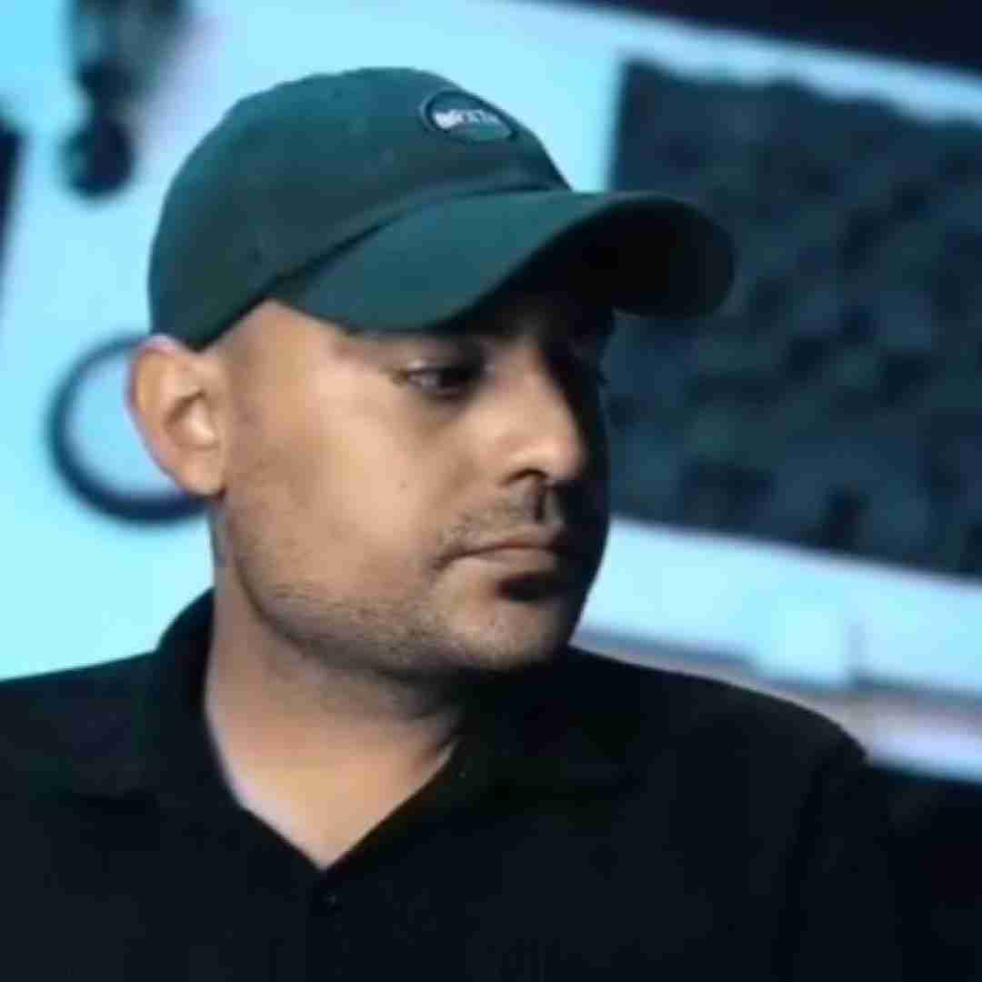 دانلود آهنگ ستاره آسمانمی قشنگ ترین گناهمی از روح الله کرمی