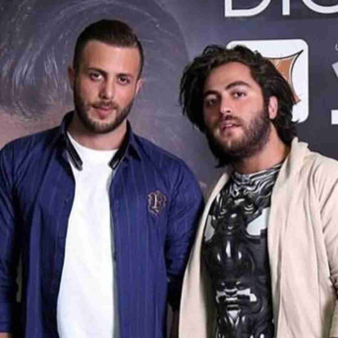 مسیح و آرش کنار تو عشق هست زندگی توی بهشت هست