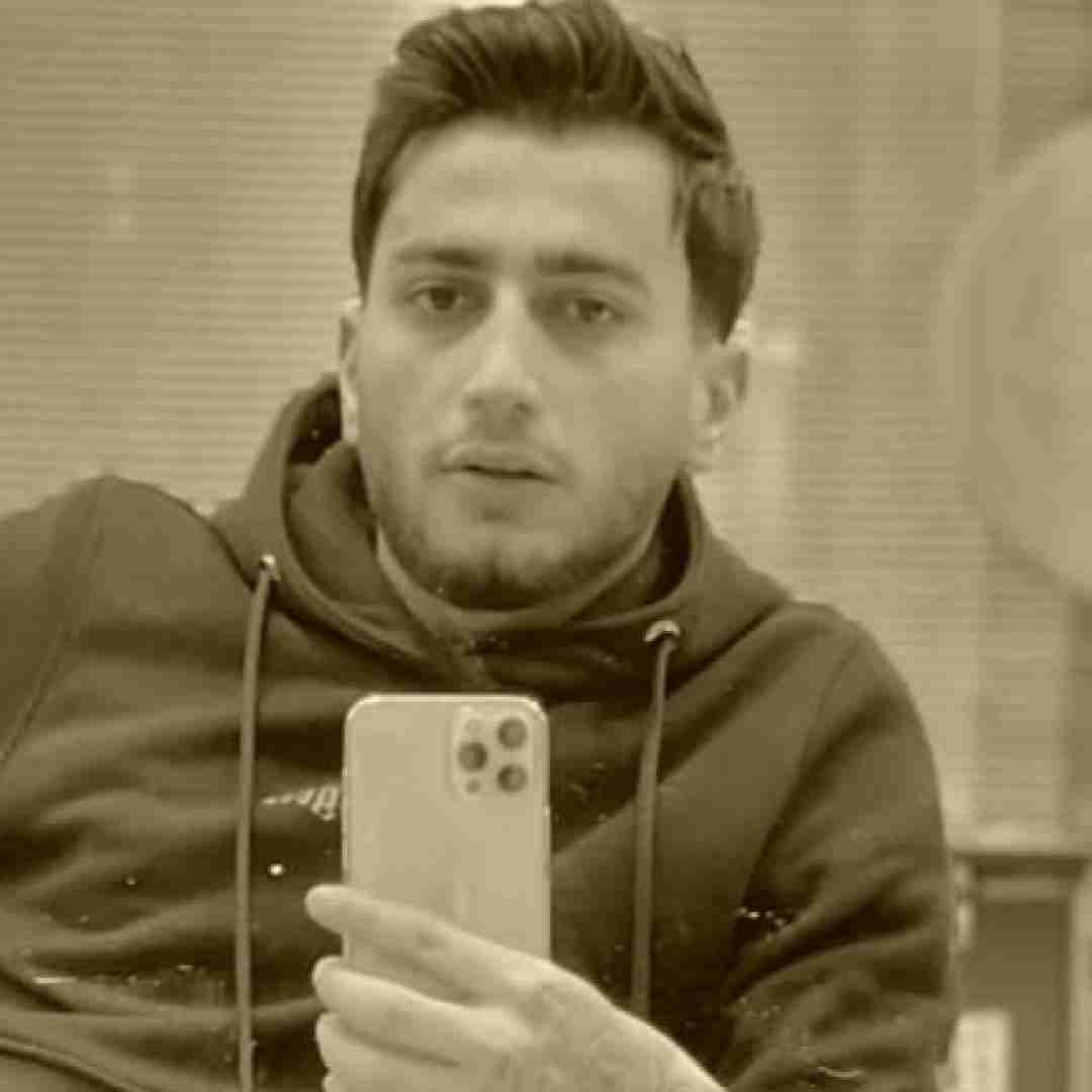 علیرضا باباجانی ته چریکی لباس دور بگردم