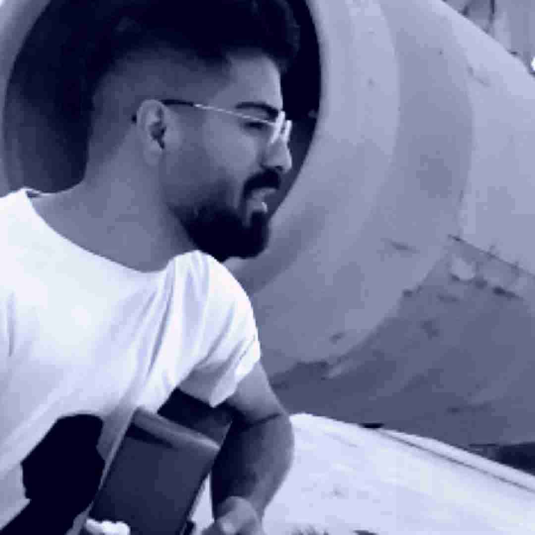 عادل میرزایی این صورت دپرسم چشای قرمزم