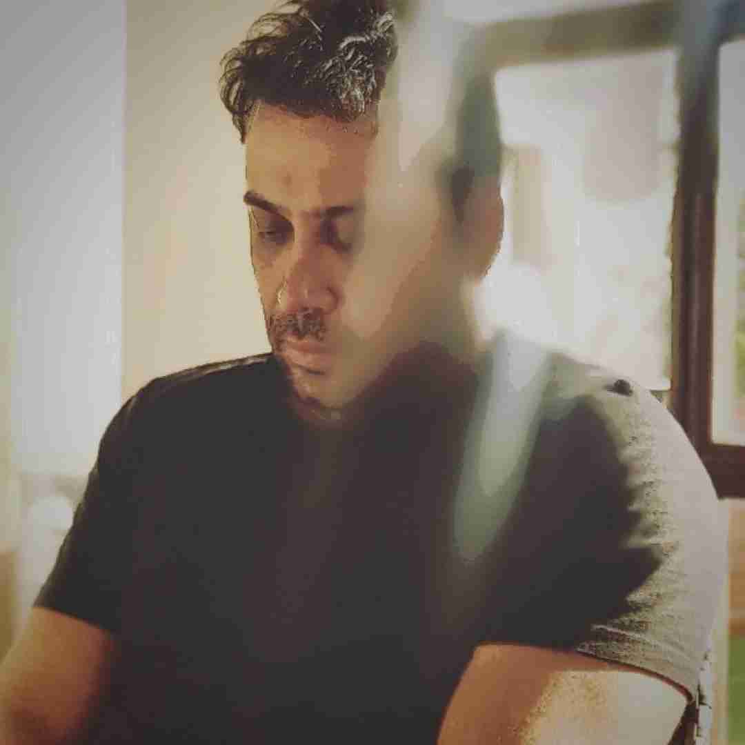 محسن چاوشی عینک ریبن اصلوم هرچی دارم مال تو