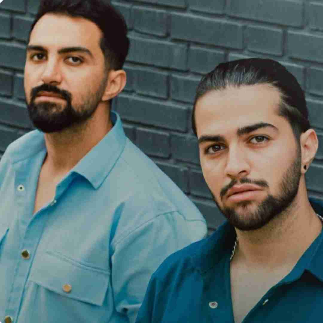 دویار بپر بالا دیگه باید بریم یواش یواش شیشه پایین صدا موزیک زیاد