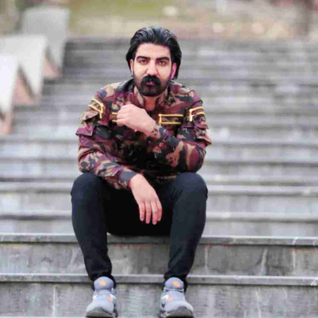  میلاد غلامی یقه واز مانتو کل تهرانه یا استانبول 