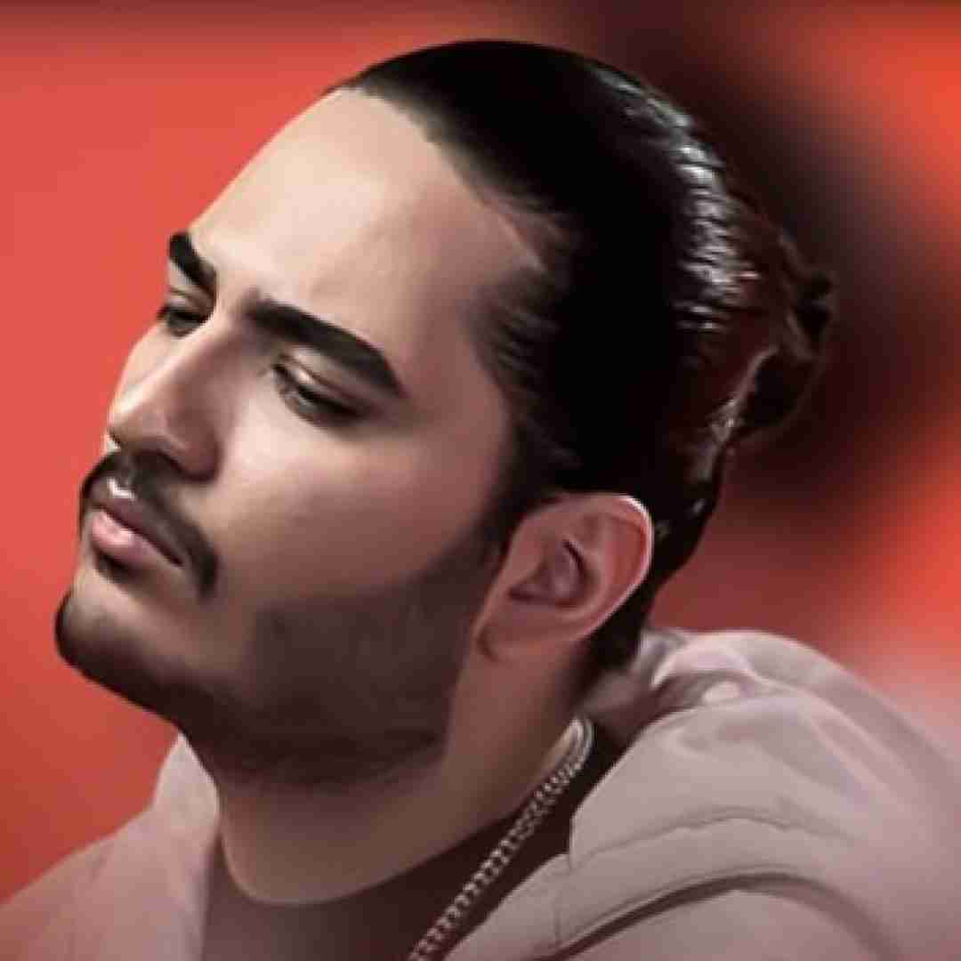 نیواد با تو عاشق ترم با تو کامل ترم با تو یه قدم از همه جلوترم