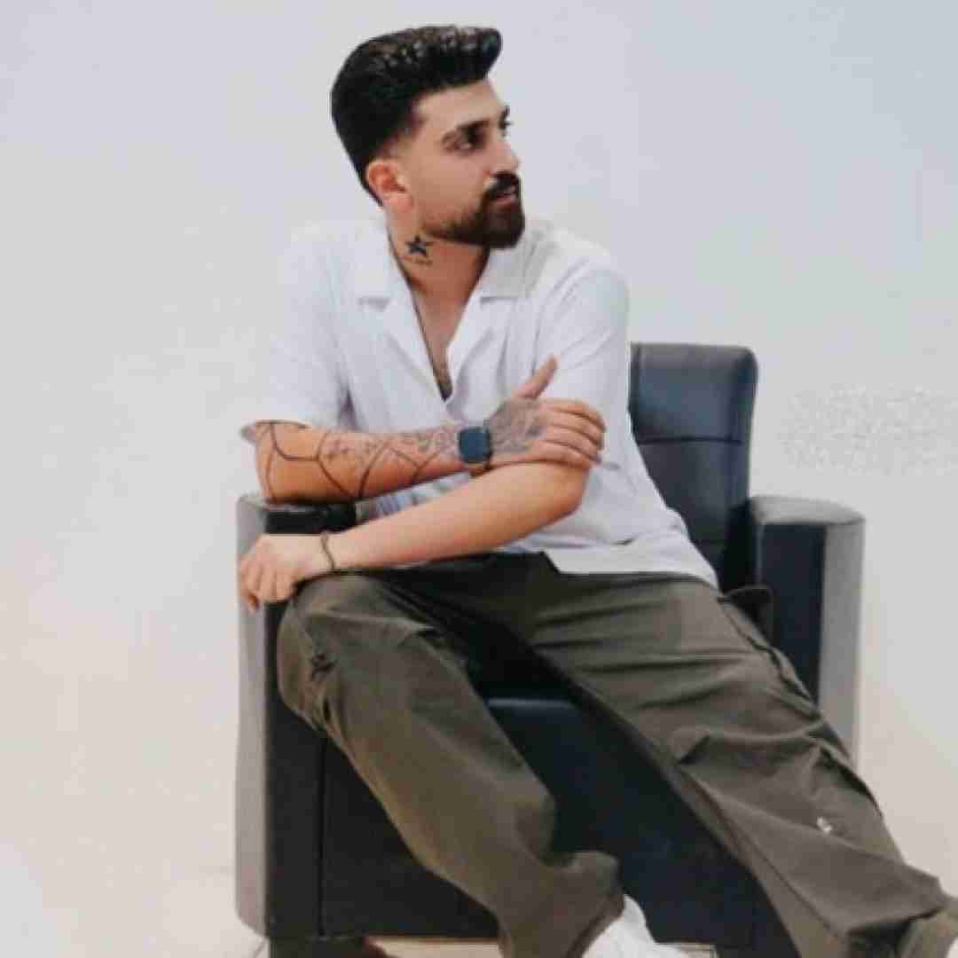 ماهان خادمی خوش سلیقه با کلاسی خوش برو رو گل یاسی