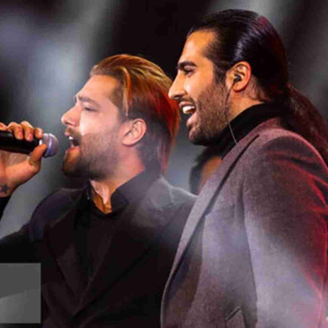 ماکان بند دوست دارم واسه من گل بچینی دسته کنی یه بغل بدی بهم