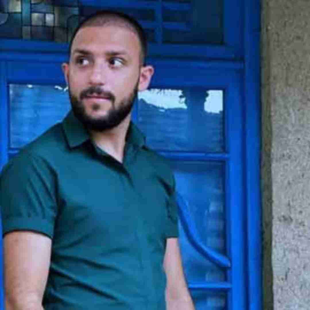 مصطفی ابراهیمی رو برگردونده از دلم ندارم راه چاره