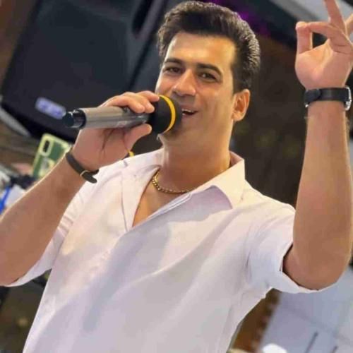 مسلم فتاحی تا از در اومد بوی گل اومد