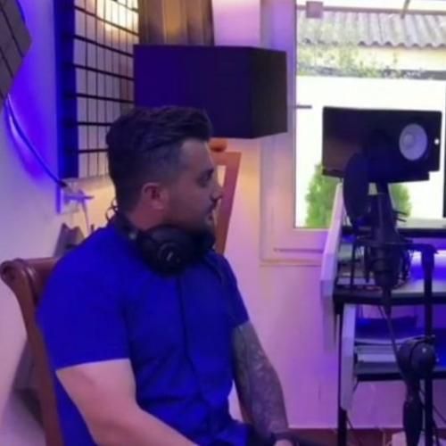 ابی عالی قلبته قشنگ ترین مکان رو زمینه