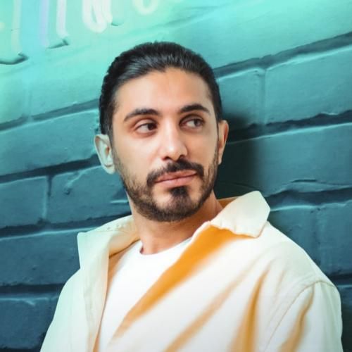 کسری زاهدی های دونه دونه نم اشکام روی گونه