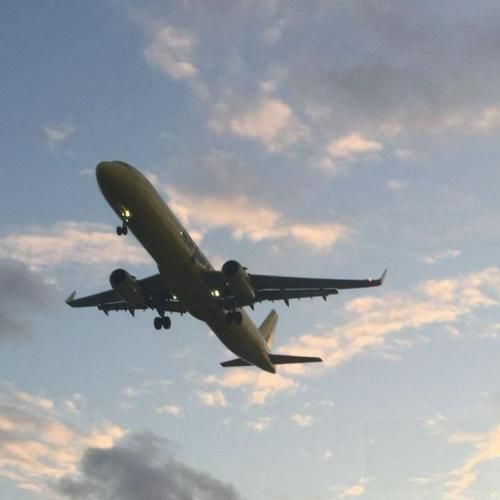  لاتروح بعید عني ضلك قریب مني