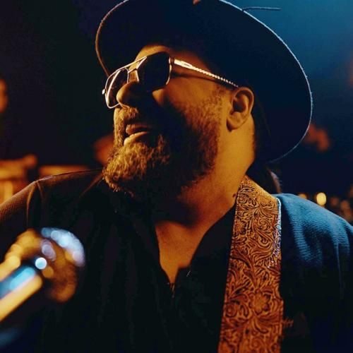 رضا صادقی با عشق