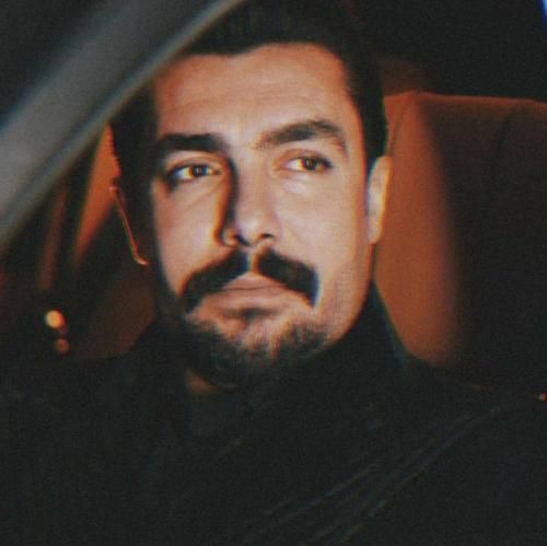 فرشید حکمتی اوریشم گل مخملی