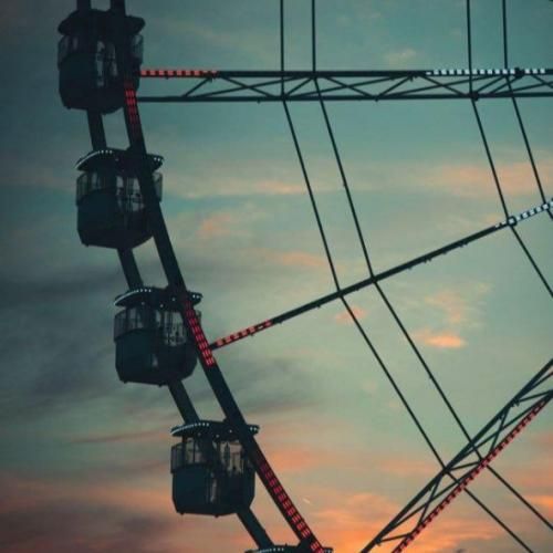  شنیدم میگن عشوه بلدی مثل نگار تو عشق ابدی