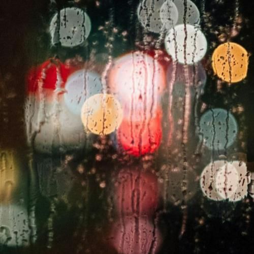  دلم پیشت گیره ولی دیگه دیره میشم به عکسامون