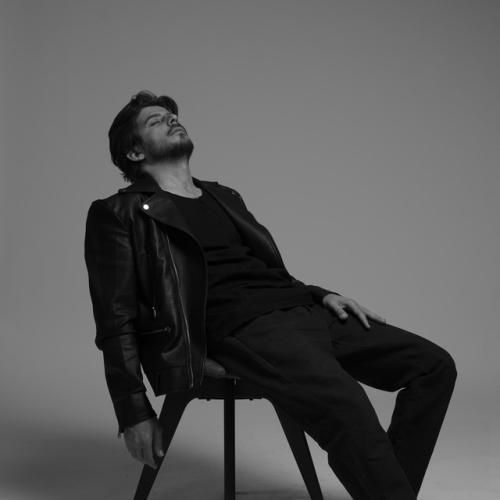 حمیدرضا آیین گل در گلستانم تویی باغی و بستانم تویی