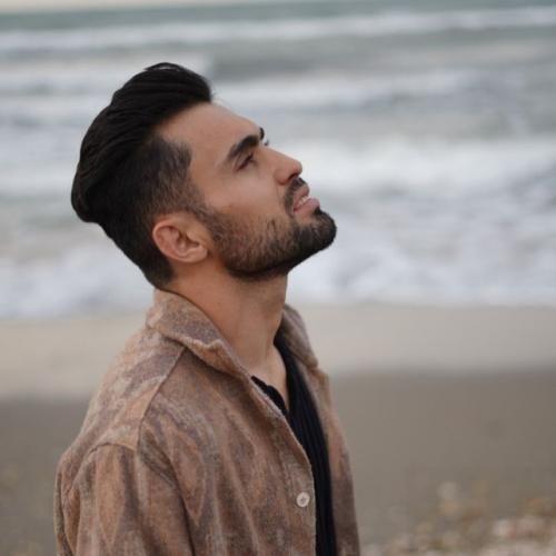 دیان تو بغل یکی دیگه نگرد دنبالم هی قفلی نزن